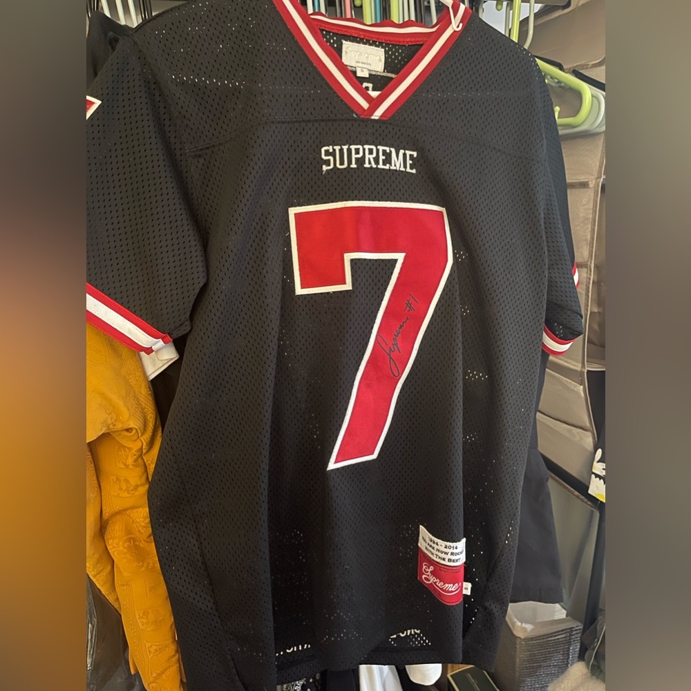 Supreme T-shirt